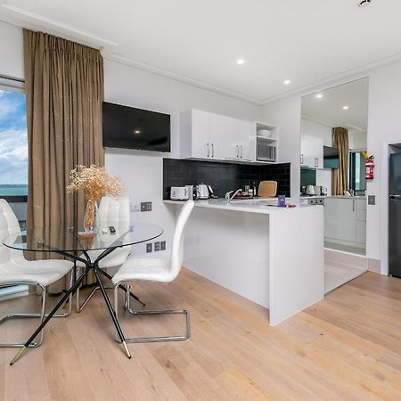 Exquisite Sun Soaked Corner Apartment Auckland Ngoại thất bức ảnh