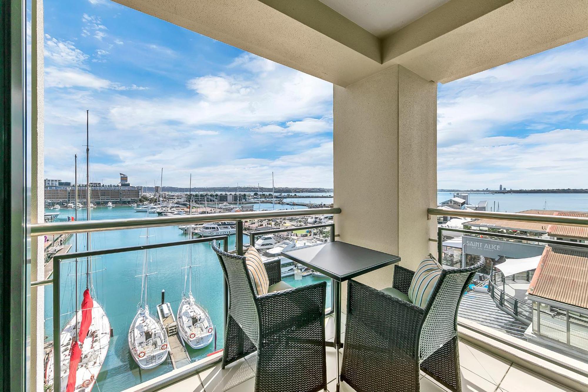 Exquisite Sun Soaked Corner Apartment Auckland Ngoại thất bức ảnh