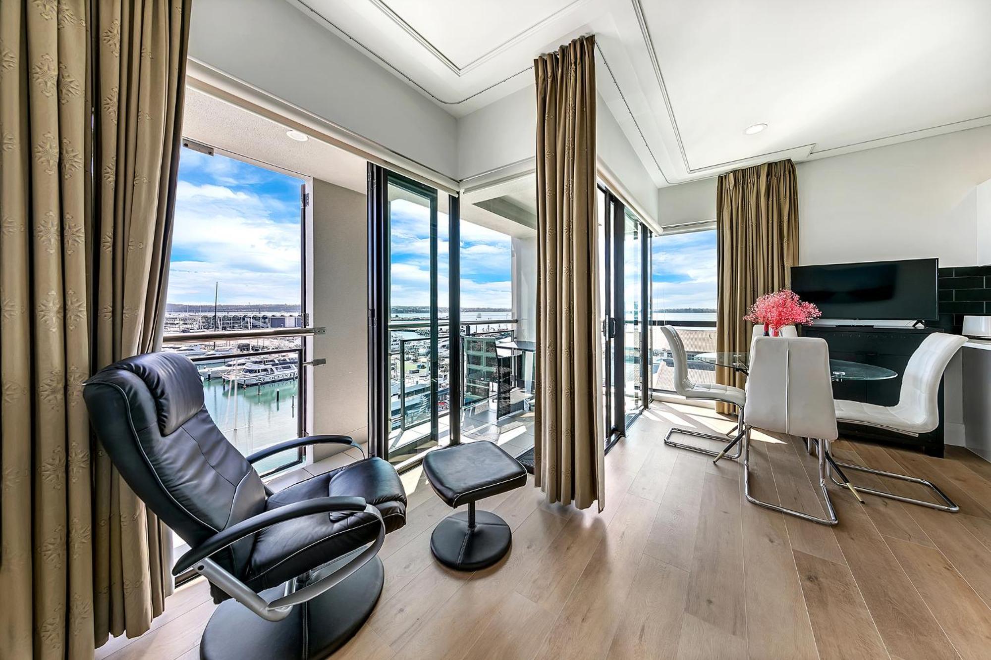 Exquisite Sun Soaked Corner Apartment Auckland Ngoại thất bức ảnh