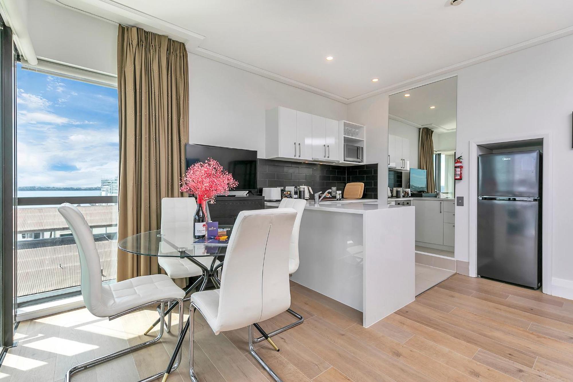 Exquisite Sun Soaked Corner Apartment Auckland Ngoại thất bức ảnh